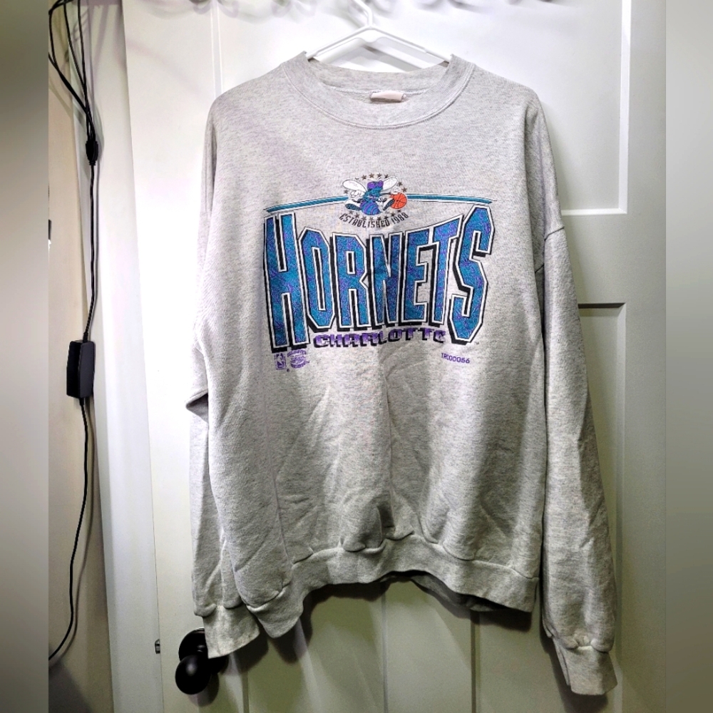 Mens Large - Charlotte Hornets NBA - Pull Over Sweater - Gray / Gray
